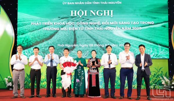 Phát triển khoa học công nghệ đổi mới sáng tạo trong thương mại điện tử
