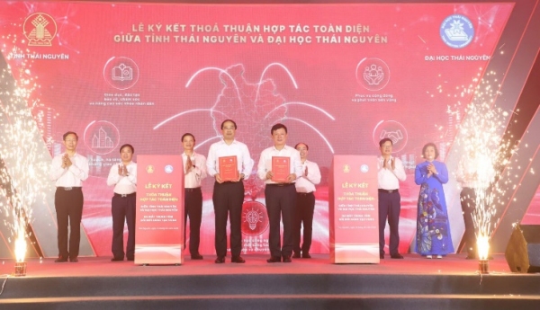 Ký kết Thỏa thuận hợp tác toàn diện giữa tỉnh Thái Nguyên và Đại học Thái Nguyên; ra mắt Trung tâm Đổi mới sáng tạo vùng