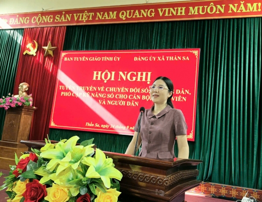 Phát huy vai trò “hạt nhân số” trong cộng đồng ở xã Thần Sa