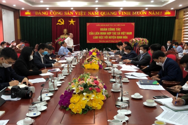 Liên minh HTX Việt Nam làm việc với huyện Định Hóa về Chương trình xây dựng nông thôn mới