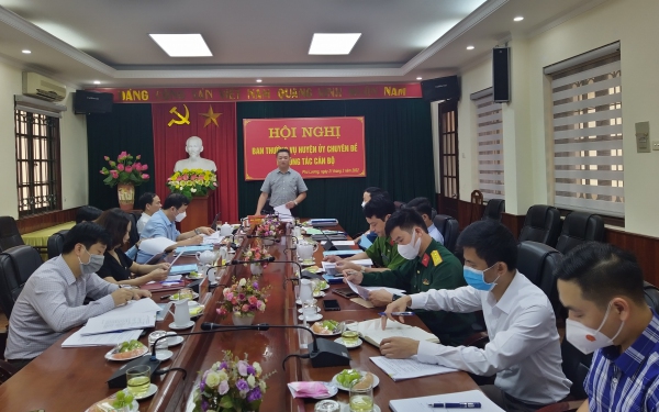 Ban Thường vụ Huyện ủy Phú Lương họp chuyên đề về công tác cán bộ