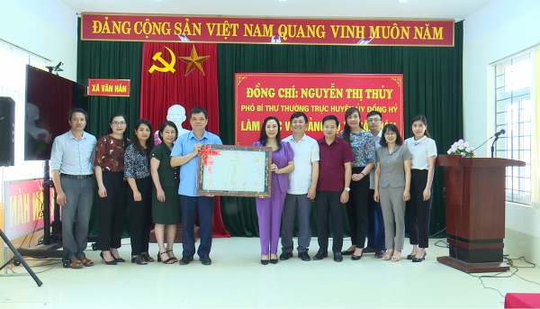 Thường trực Huyện ủy Đồng Hỷ làm việc với Đảng ủy xã Khe Mo và xã Văn Hán