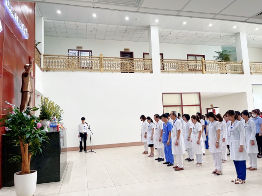 Bệnh viện Trung ương Thái Nguyên dâng hương kỷ niệm 132 năm Ngày sinh Chủ tịch Hồ Chí Minh
