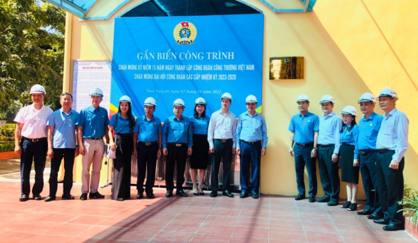 Tổ chức gắn biển công trình chào mừng 63 năm thành lập Công đoàn Công ty CP Gang thép Thái Nguyên