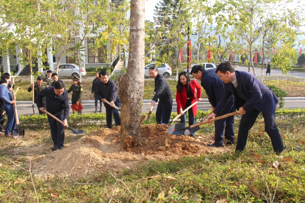 Huyện Đồng Hỷ tổ chức Lễ phát động Tết trồng cây “Đời đời nhớ ơn Bác Hồ” Xuân Quý Mão 2023