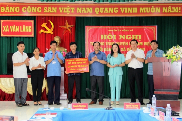 Thường trực Huyện ủy Đồng Hỷ làm việc với Đảng ủy xã Văn Lăng