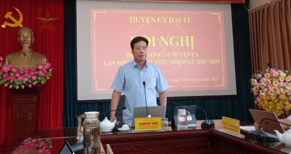 Ban Thường vụ Huyện ủy Đại Từ thảo luận, cho ý kiến về 31 nội dung trên các lĩnh vực