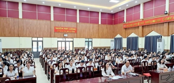Phú Lương: Tập huấn, bồi dưỡng chính trị hè cho cán bộ quản lý, giáo viên
