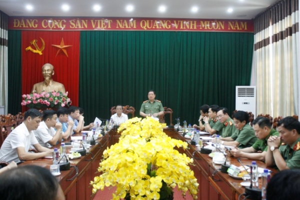 Đảng ủy Công an tỉnh làm việc với Ban Thường vụ Huyện ủy Phú Bình
