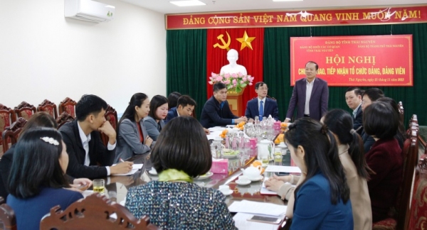 Chuyển giao 03 tổ chức cơ sở đảng và đảng viên về sinh hoạt tại Đảng bộ thành phố Thái Nguyên