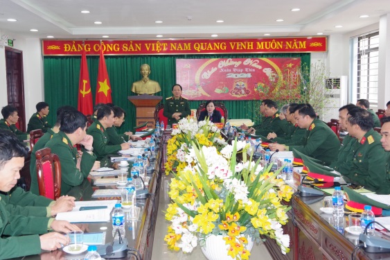 Lãnh đạo Bộ Quốc phòng chúc Tết Bộ Chỉ huy Quân sự tỉnh Thái Nguyên