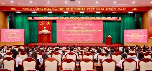 Tập huấn triển khai thủ tục hành chính của Đảng trên môi trường điện tử