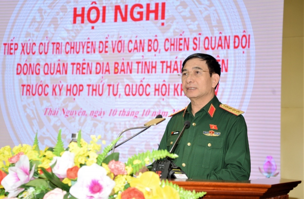 Đại tướng Phan Văn Giang tiếp xúc cử tri tại Bộ Tư lệnh Quân khu 1