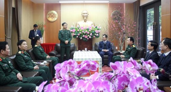 Bộ trưởng Bộ Quốc phòng và Thứ trưởng Bộ Công an chúc Tết tỉnh Thái Nguyên
