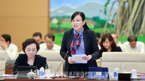 Ủy ban Thường vụ Quốc hội thông qua việc thành lập thị trấn Hóa Thượng và nhập xã Quân Chu vào thị trấn Quân Chu