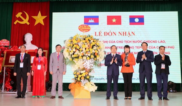 Trường Cao đẳng Thái Nguyên đón nhận Huân chương cao quý của nước Cộng hoà Dân chủ Nhân dân Lào và Chính phủ Hoàng gia Campuchia