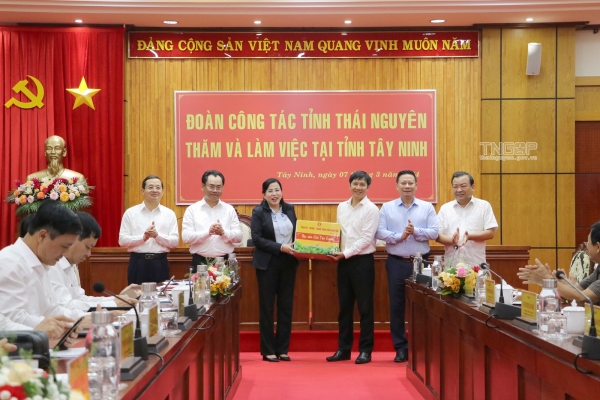 Thái Nguyên - Tây Ninh: Trao đổi kinh nghiệm phát triển thương mại dịch vụ, thu hút đầu tư và liên kết vùng