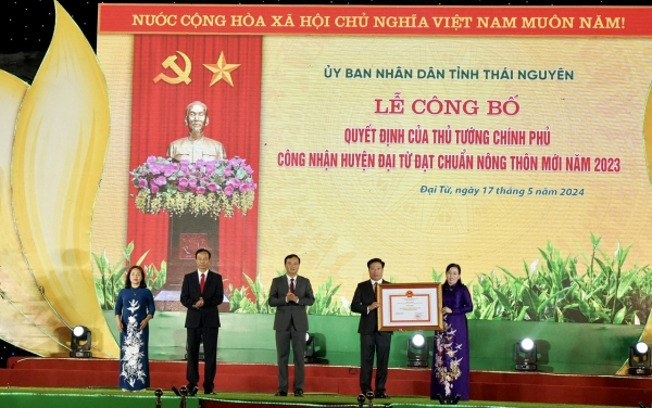 Công bố quyết định công nhận huyện Đại Từ đạt chuẩn nông thôn mới năm 2023