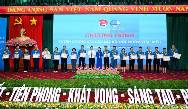 Chủ tịch UBND tỉnh Thái Nguyên đối thoại với thanh niên