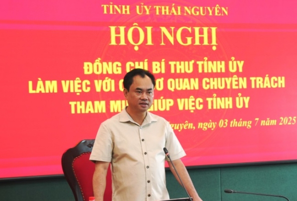 Đồng chí Bí thư Tỉnh ủy làm việc với các cơ quan chuyên trách tham mưu, giúp việc Tỉnh ủy