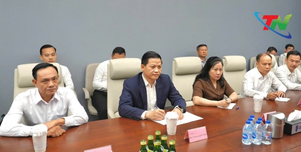 Chủ tịch UBND tỉnh Thái Nguyên làm việc với Tập đoàn Luxshare tại Trung Quốc