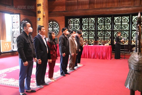 Ủy ban Kiểm tra Tỉnh ủy dâng hương tưởng niệm Chủ tịch Hồ Chí Minh