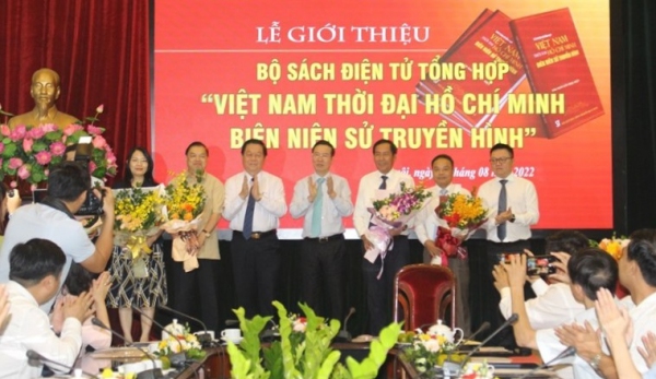 Giới thiệu bộ sách điện tử “Việt Nam thời đại Hồ Chí Minh - Biên niên sử truyền hình”