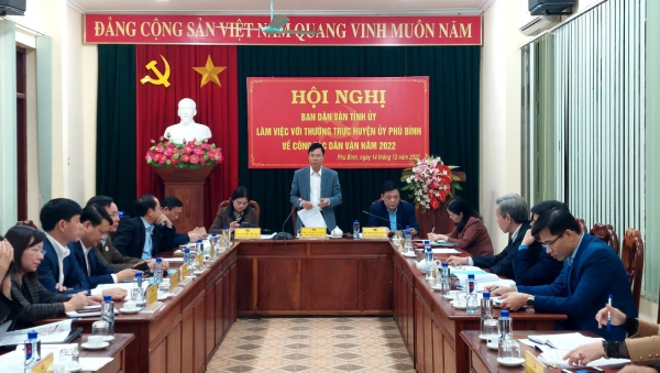 Ban Dân vận Tỉnh ủy làm việc với Thường trực Huyện ủy Phú Bình về công tác dân vận