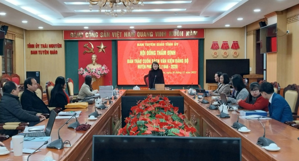 Thẩm định bản thảo cuốn sách “Văn kiện Đảng bộ huyện Phú Lương (1946-2020)”