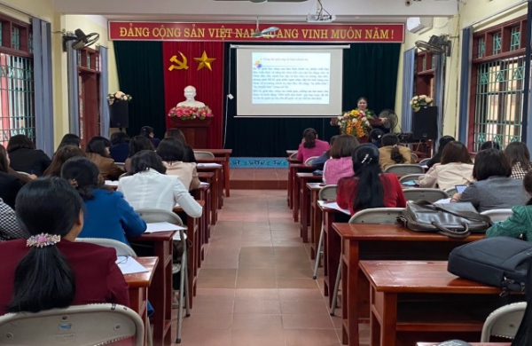 Phú Bình: Tập huấn phương pháp bồi dưỡng lý luận chính trị cho giáo viên