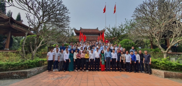 Đoàn công tác của UBKT Trung ương dâng hương tưởng niệm Chủ tịch Hồ Chí Minh tại ATK Định Hóa