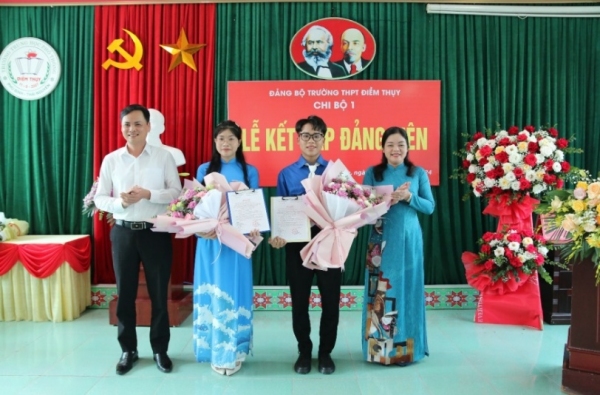 Phú Bình, quan tâm phát triển Đảng trong học sinh