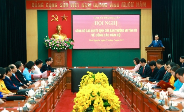 Công bố các Quyết định của Ban Thường vụ Tỉnh ủy về công tác cán bộ