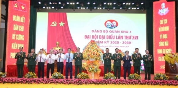 Đồng chí Bí thư Tỉnh ủy Trịnh Việt Hùng dự Đại hội đại biểu Đảng bộ Quân khu 1 lần thứ XVI, nhiệm kỳ 2025 - 2030