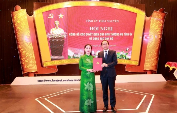 Công bố các Quyết định của Ban Thường vụ Tỉnh ủy về công tác cán bộ