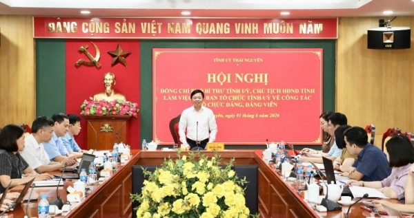 Chú trọng phát hiện, bồi dưỡng và kết nạp đảng viên trong học sinh, sinh viên