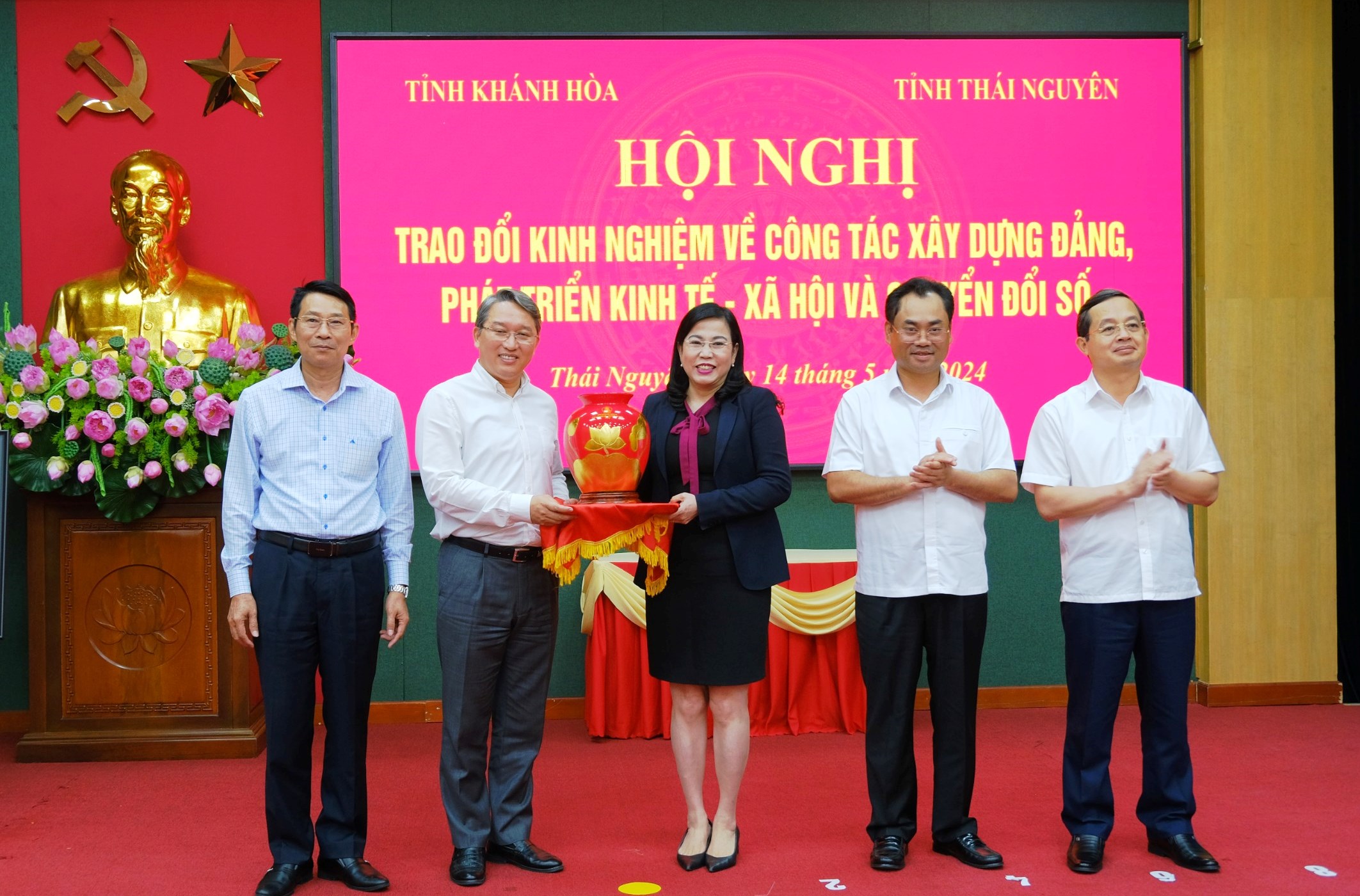 Tăng cường trao đổi, hợp tác giữa 2 tỉnh kết nghĩa Thái Nguyên - Khánh Hoà