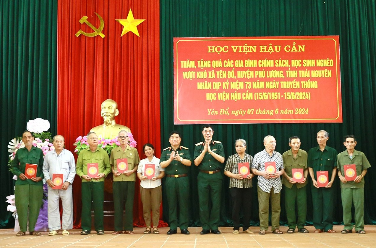 Học viện Hậu cần tổ chức các hoạt động về nguồn và tri ân tại huyện Phú Lương