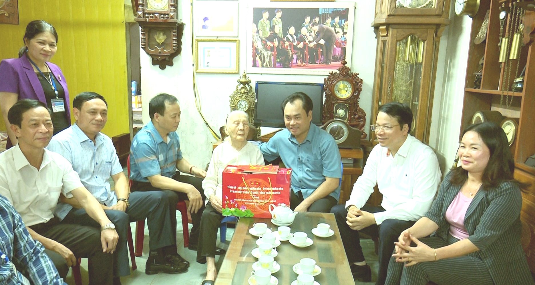 Lãnh đạo tỉnh thăm, tặng quà gia đình chính sách nhân kỷ niệm 77 nămNgày Thương binh - Liệt sĩ