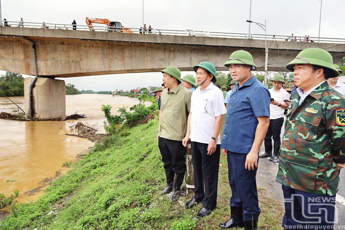 Phó Thủ tướng Hồ Đức Phớc kiểm tra, chỉ đạo công tác phòng, chống lụt bão tại Thái Nguyên