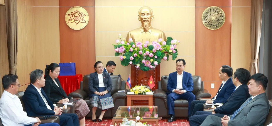 Đồng chí Bí thư Tỉnh ủy tiếp Đại sứ đặc mệnh toàn quyền Nước Cộng hòa Dân chủ nhân dân Lào tại Việt Nam