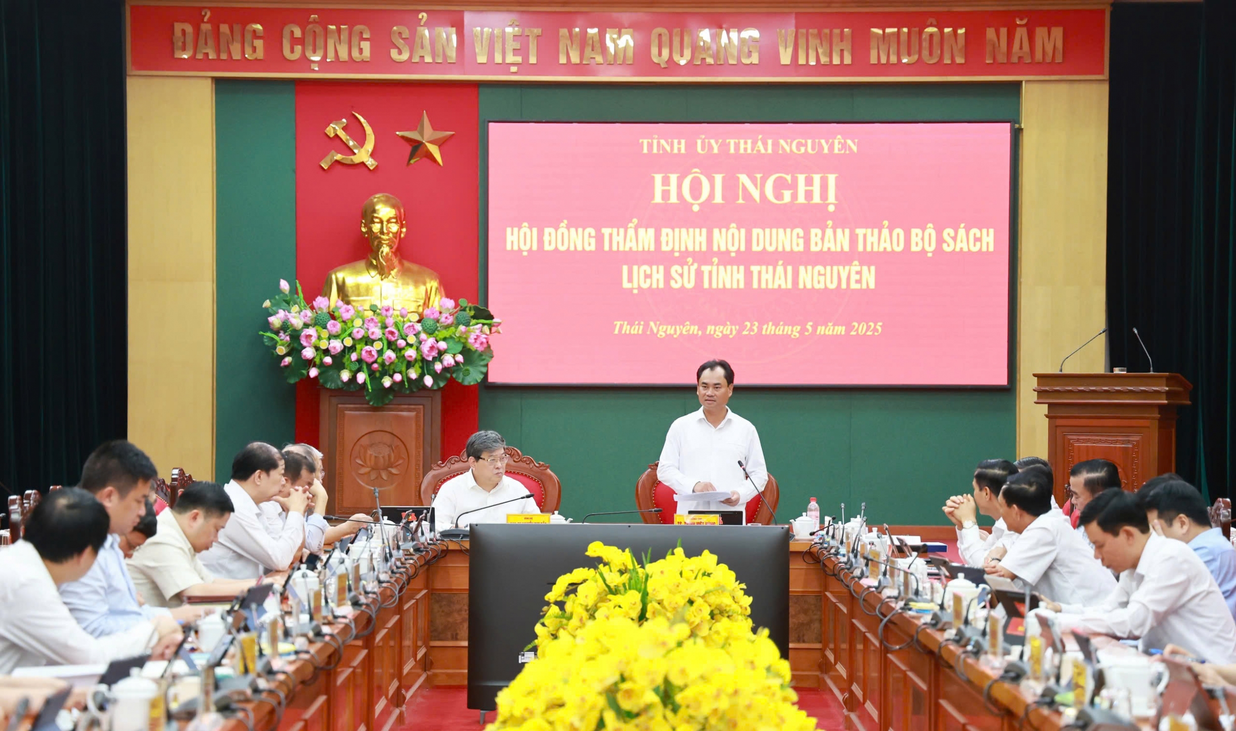 Hộ đồng thẩm định đánh giá cao giá trị khoa học bộ sách Lịch sử tỉnh Thái Nguyên