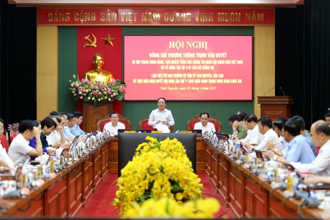 Tổ công tác của Bộ Chính trị làm việc với Ban Thường vụ Tỉnh ủy Thái Nguyên và Bắc Kạn
