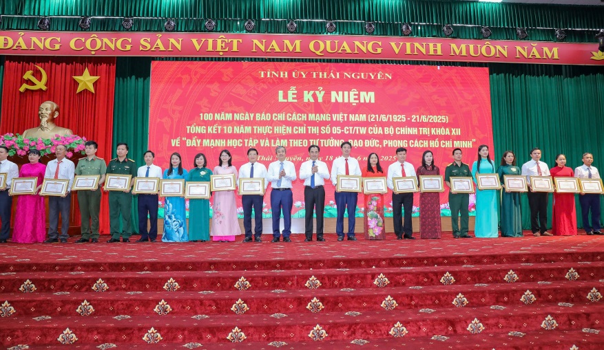 Thái Nguyên: Kỷ niệm 100 năm Ngày Báo chí cách mạng Việt Nam và tổng kết 10 năm thực hiện Chỉ thị số 05-CT/TW của Bộ Chính trị