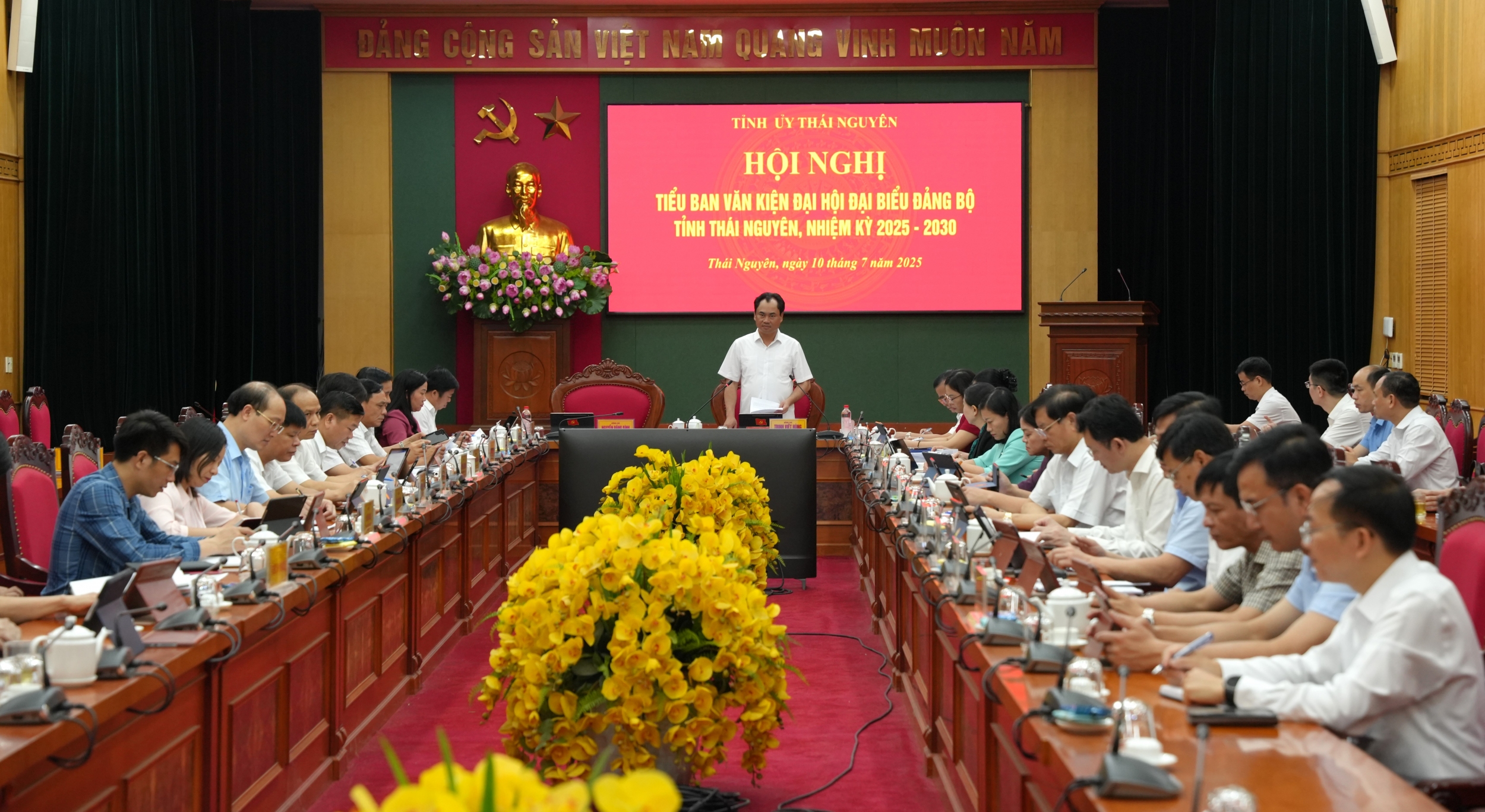 Phát huy tinh thần tập thể, đóng góp xây dựng Văn kiện chất lượng, sát thực tiễn
