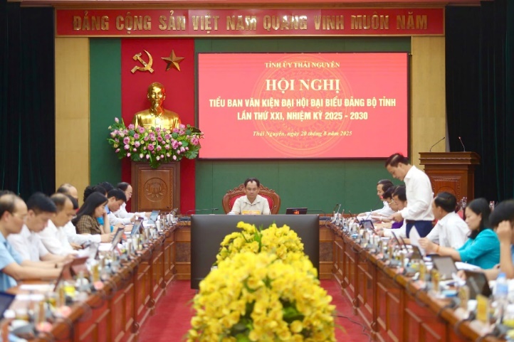 Tiếp tục điều chỉnh, bổ sung, hoàn thiện Văn kiện đảm bảo đúng tiến độ đề ra