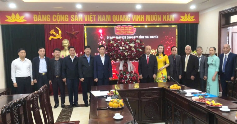 Các đồng chí lãnh đạo tỉnh Thái Nguyên thăm, chúc mừng nhân dịp Lễ Giáng sinh